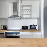 Blueground Les Corts Balcony Furnished Bcn-128