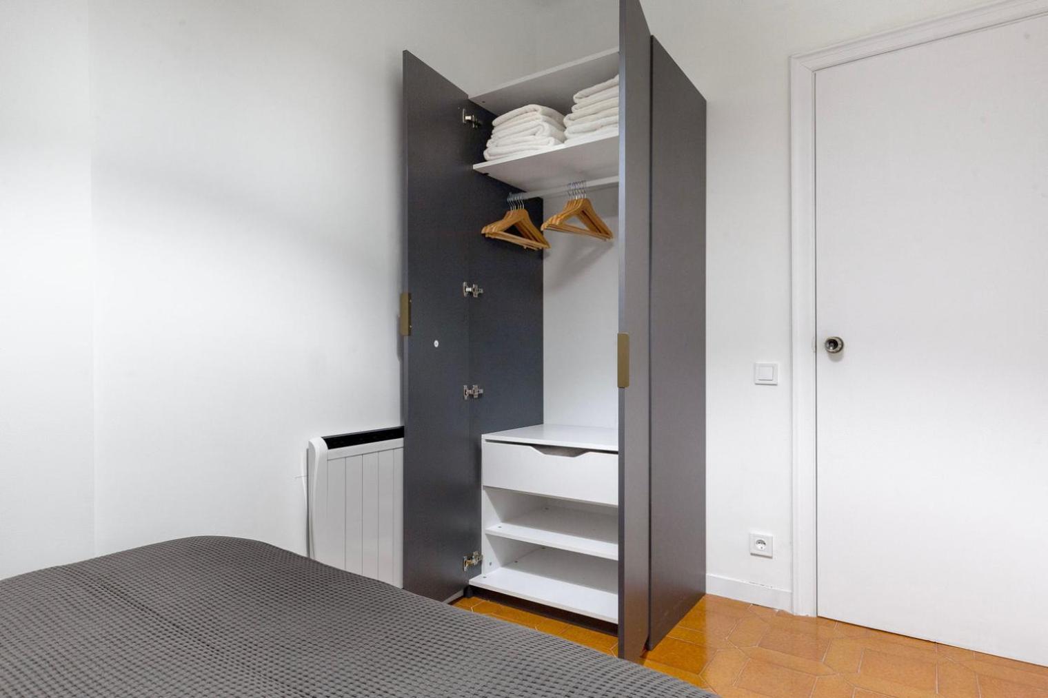 Blueground Les Corts Balcony Furnished Bcn-128 Apartment *