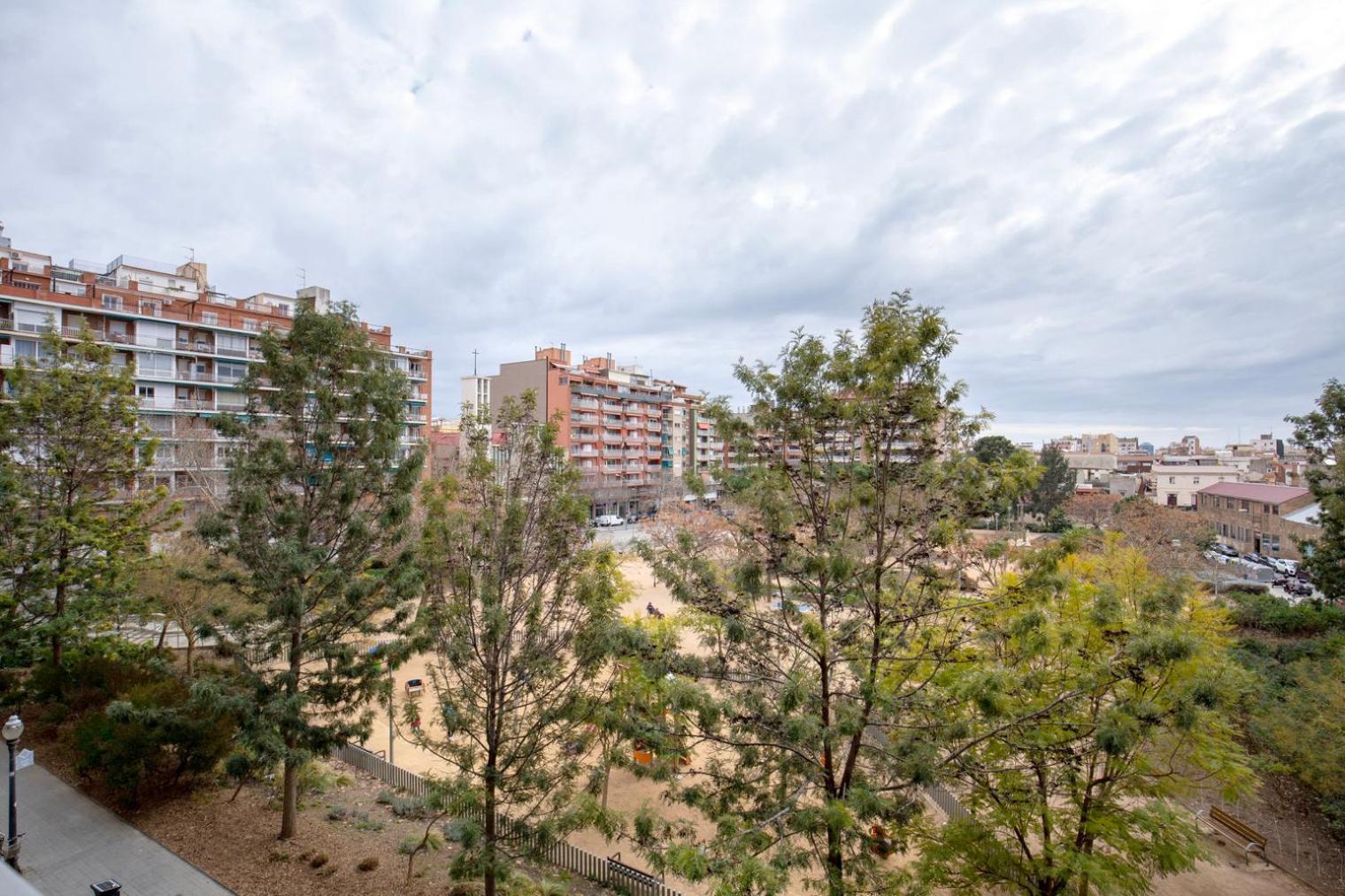 Blueground Les Corts Balcony Furnished Bcn-128 Apartment *
